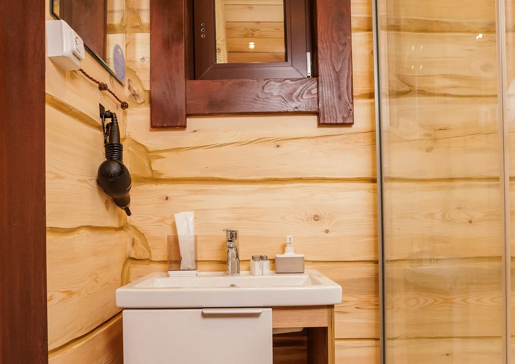 Шале У реки