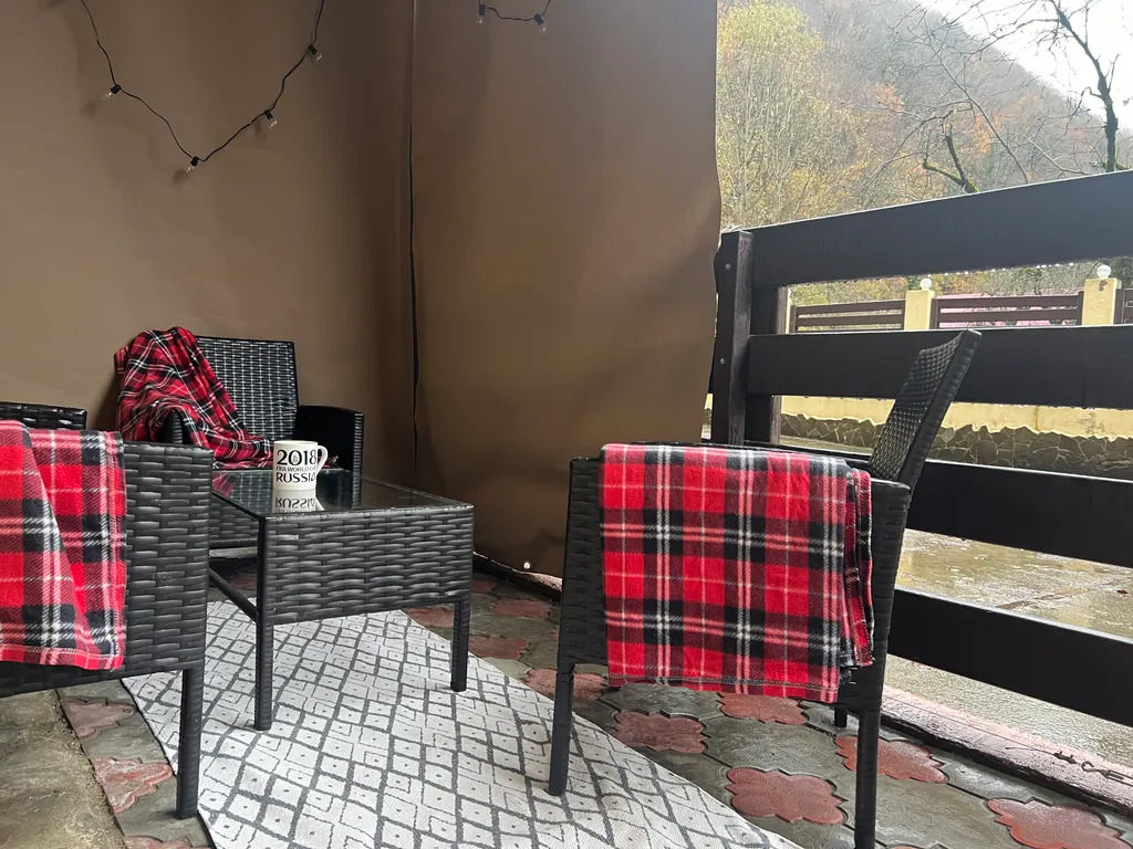 Апартаменты  с террасой с видом на горы в самом центре курорта Красная