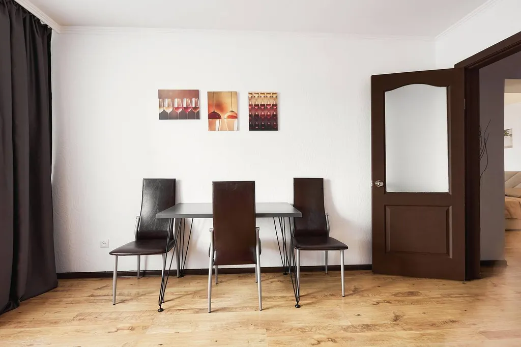 Большой 1-комнатной квартиры с видом на парк и реку