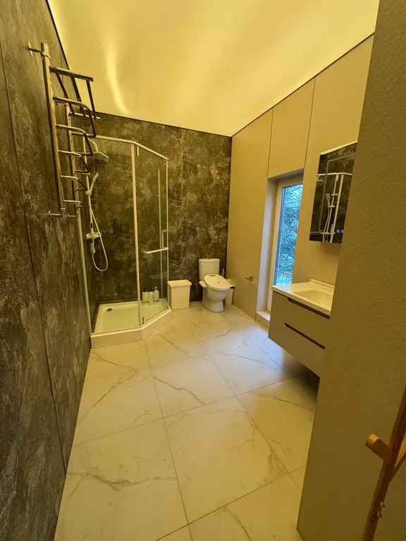 Дом с баней и джакузи