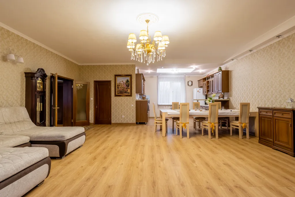 Большой коттедж на берегу Волги