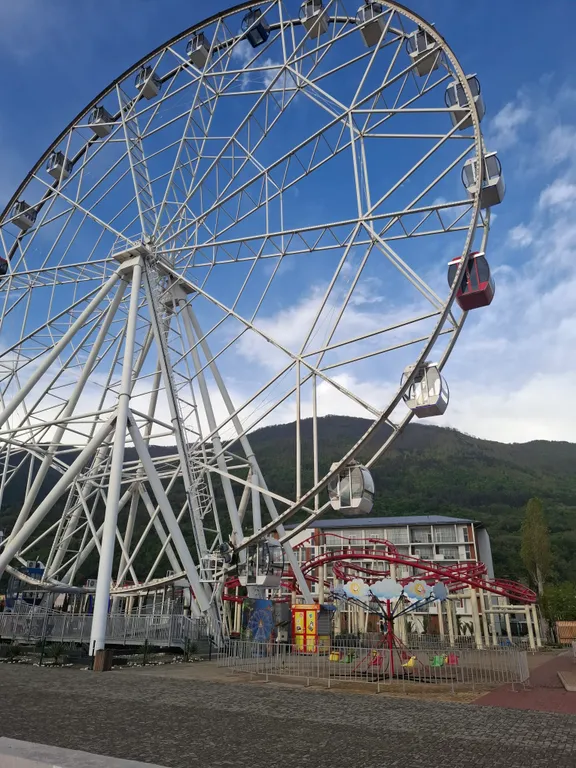 Уютная комната в центре города у моря.