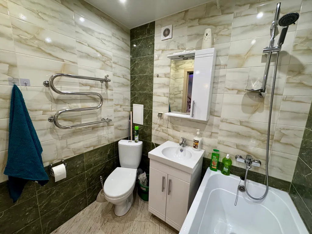 Студия с дизайнерским оформлением