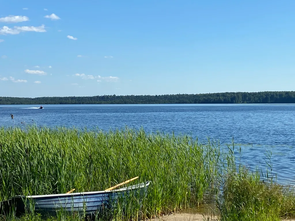 Новый дизайнерский гостевой дом на Рубском озере