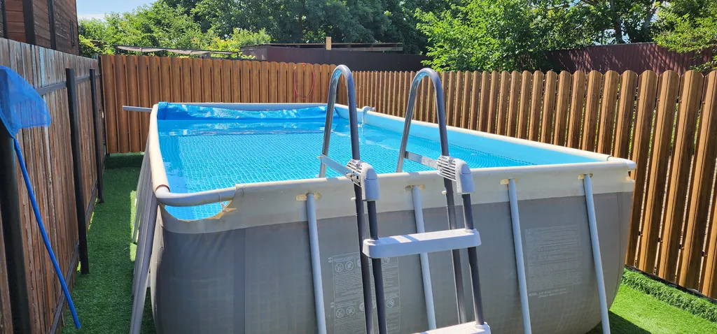 Коттедж Дом с бассейном 3 — Кучугуры