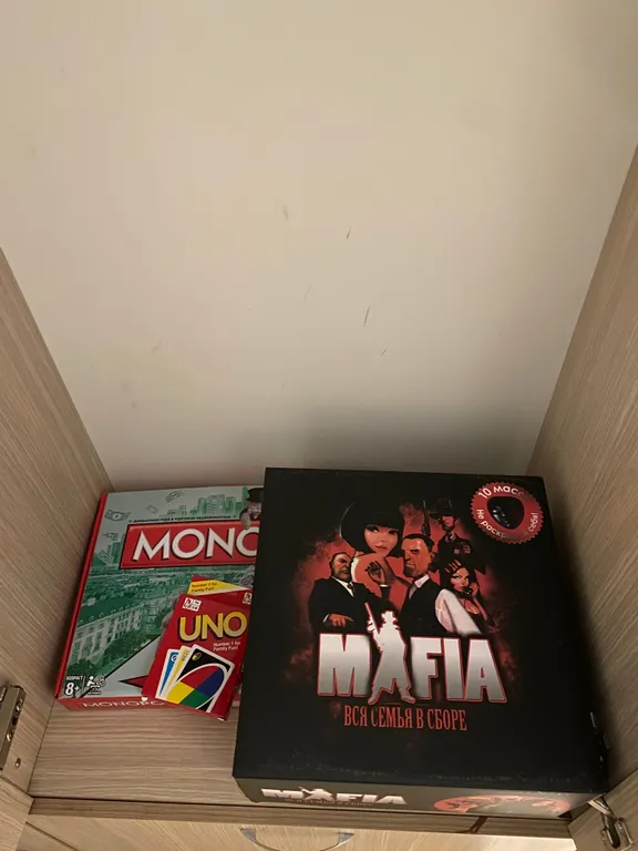 Большой двухэтажный дом