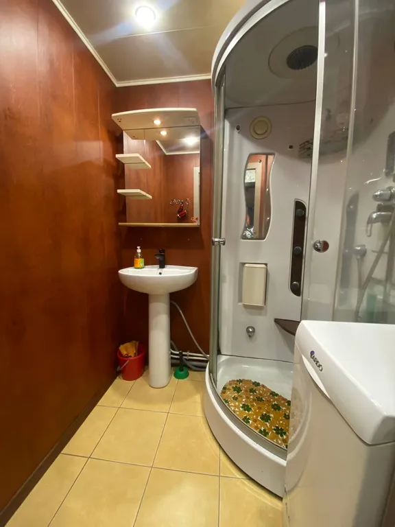 2-комнатная квартира недалеко от центра города и с баконом