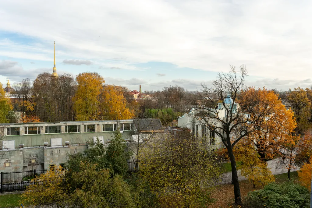 Апартаменты с видом на Петропавловку