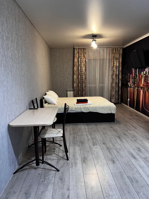 Уютная квартира в центре города со свежим ремонтом — аренда посуточно в Абакан