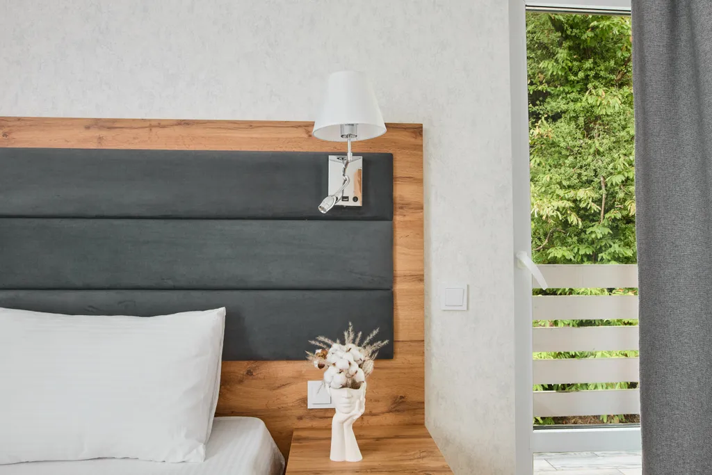 Панорамный двухместный апартамент комфорт с мини-кухней и балконом