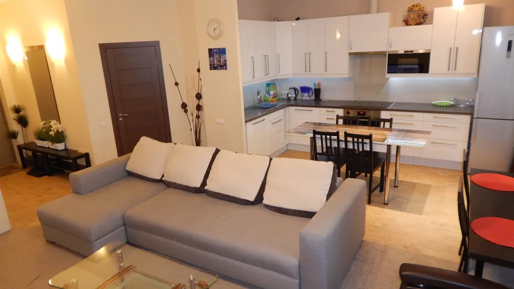 Элитная в центре, метро площадь Ленина, рядом аква-парк, зоопарк, тц аура, парк