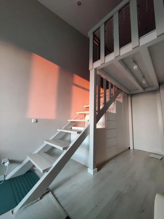 Двухуровневая квартира с видом на море: романтика закатов включена