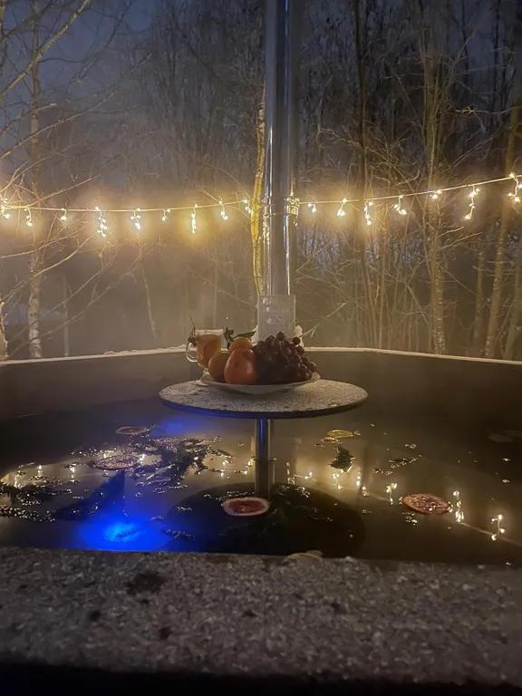 Дом в облаках у леса