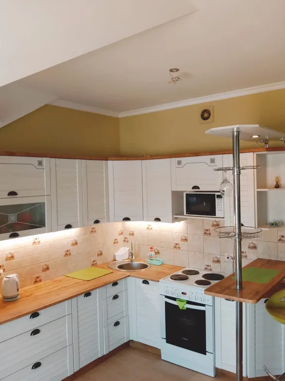 Квартира Квартира Уютная мансарда с видом на горы — Геленджик