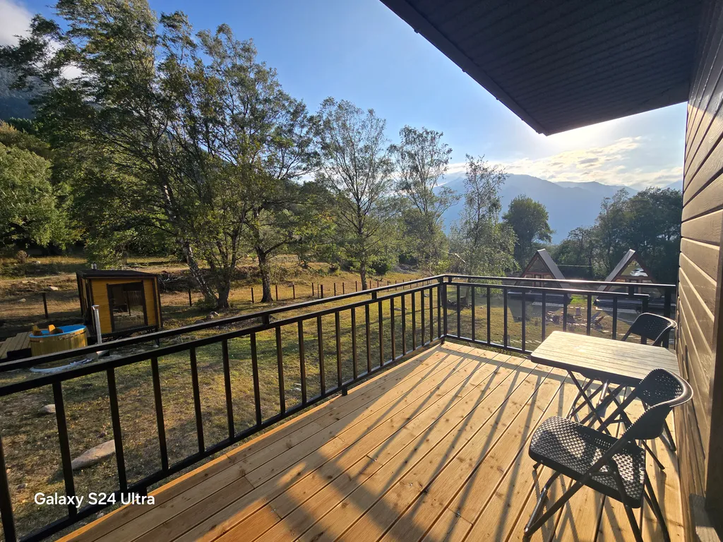 Домик с видом на горы