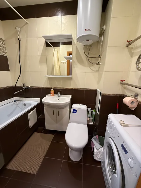 Студия  - диван, стиралка, холодильник, СВЧ, водонагреватель