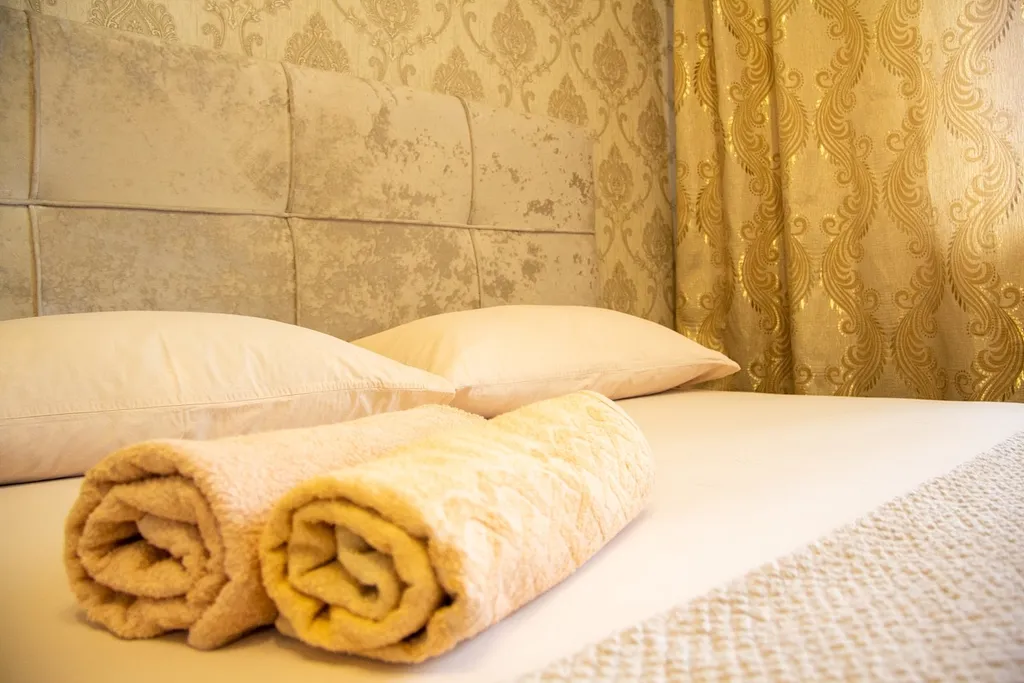 Тёплая уютная светлая квартира в центре — аренда посуточно в Энгельс