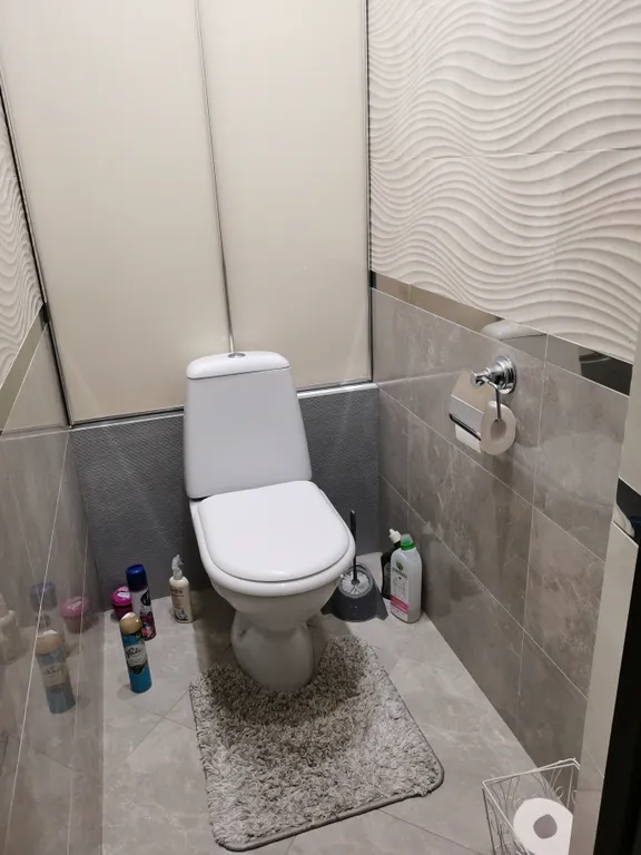 Центр города, уютная квартира в новом доме, лифт, парковочное место.