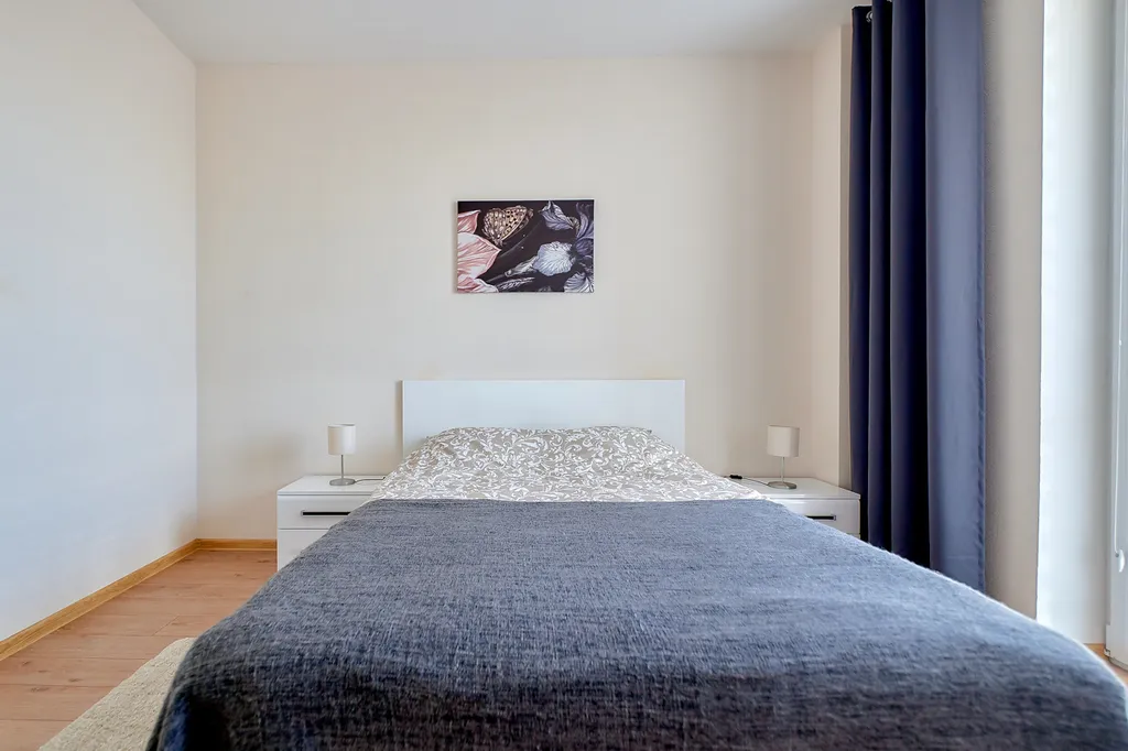 2-комнатная квартира на метро Грушевка с паркингом