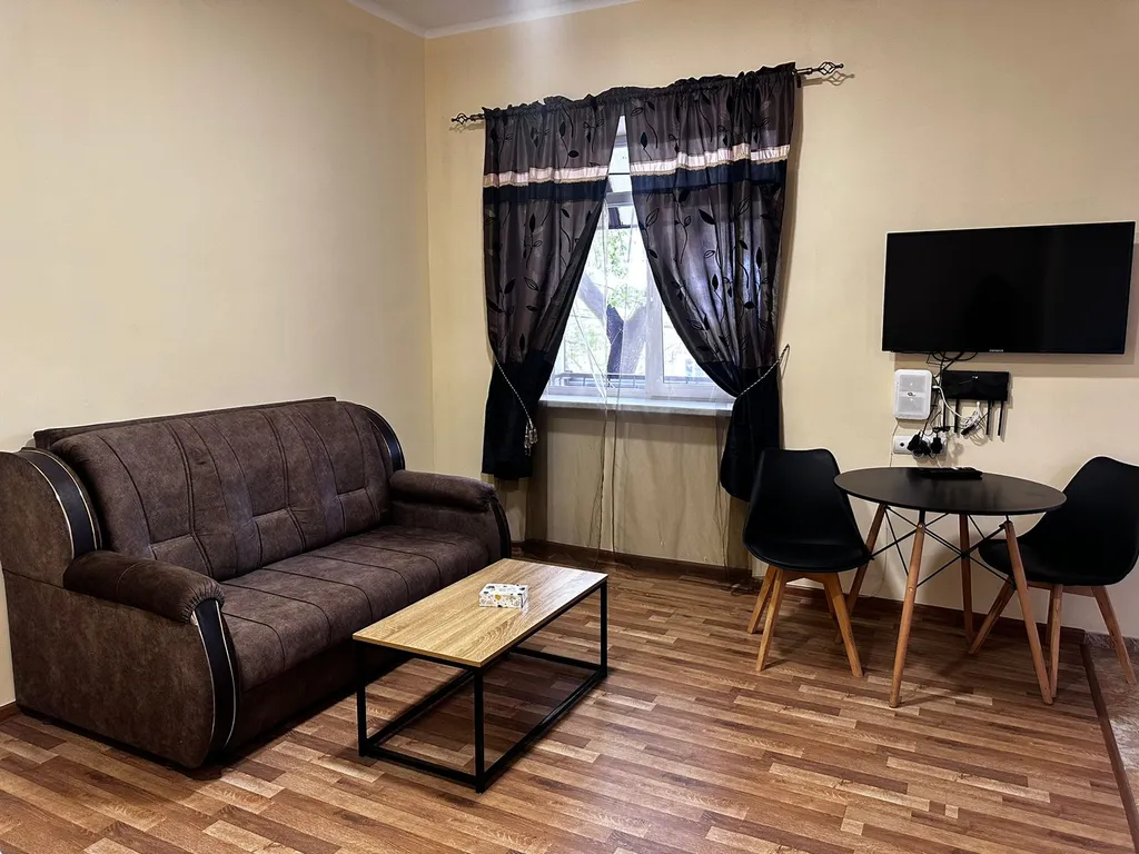 Avchieva's new apt