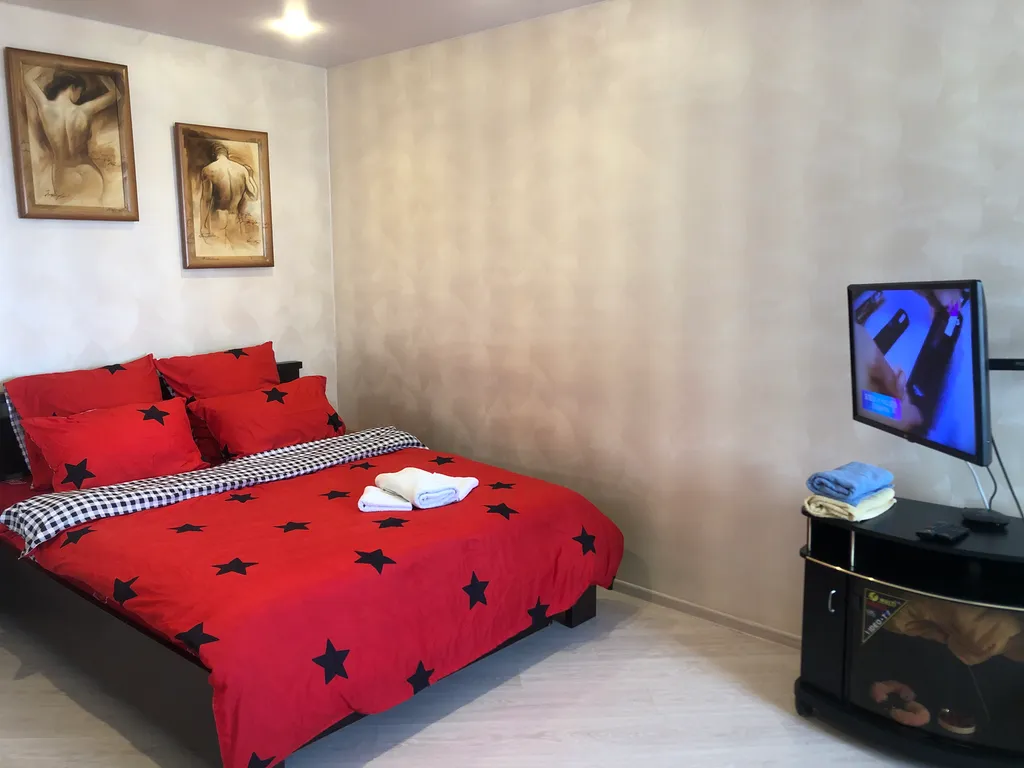 Адам и Ева, отличная квартира для хороших людей