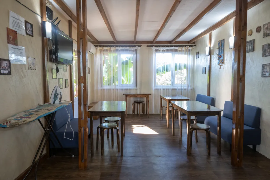 Трёхместный номер с 3 односпальными кроватями