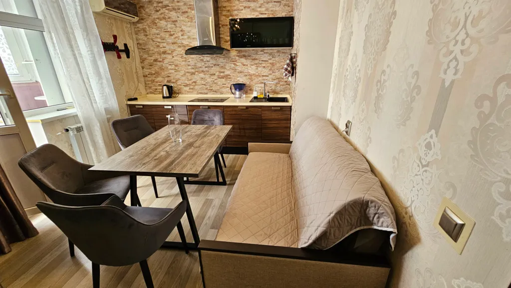 Уютная двухкомнатная квартира, расположенная рядом с парком Галицкого