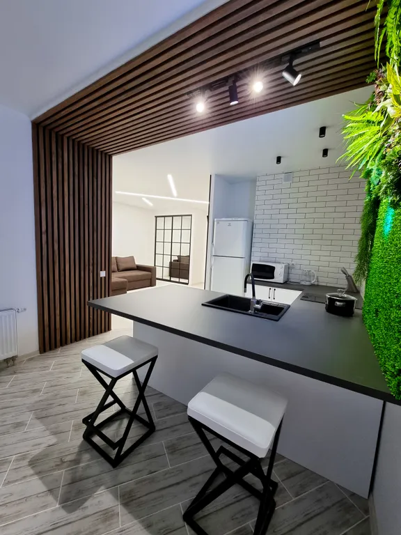 Аппаратамент с панорамными окнами и джакузи