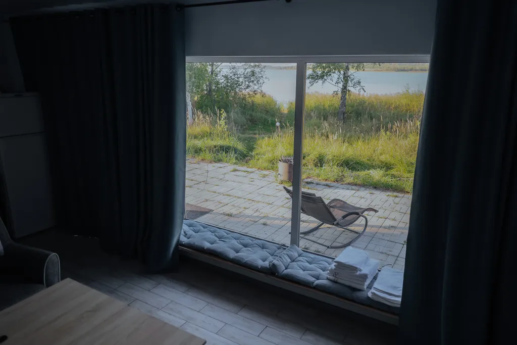 Уникальный панорамный дом с сауной прямо на берегу