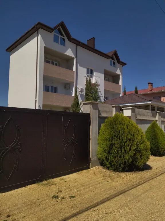 Коттедж Этаж в доме с отдельным двором — аренда посуточно в Заозёрное