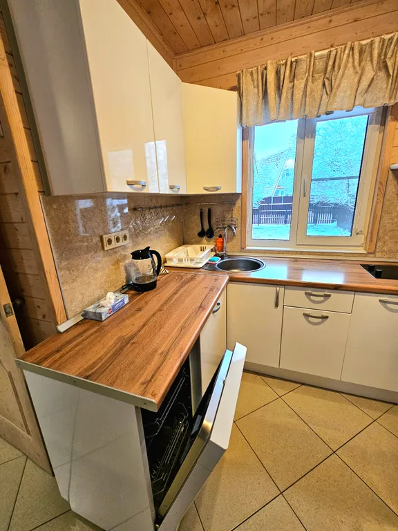 Коттедж Коттедж с баней на дровах и горячем уличным чаном — Снегиревка