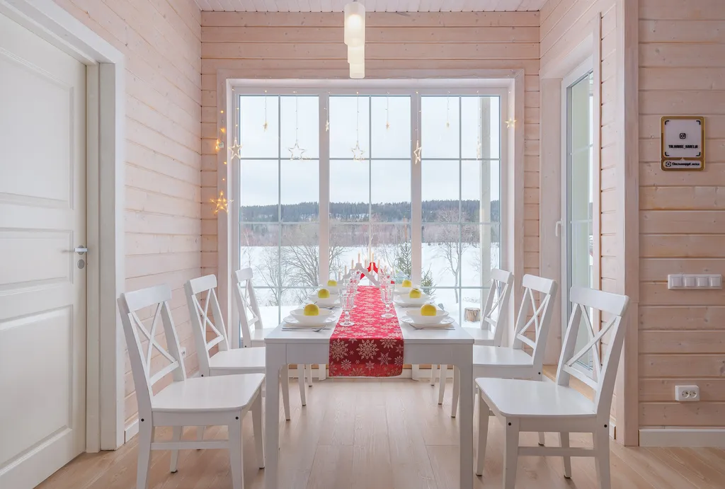 Коттедж Коттедж на берегу озера с видом на горнолыжный курорт и сауной внутри — Заозерный