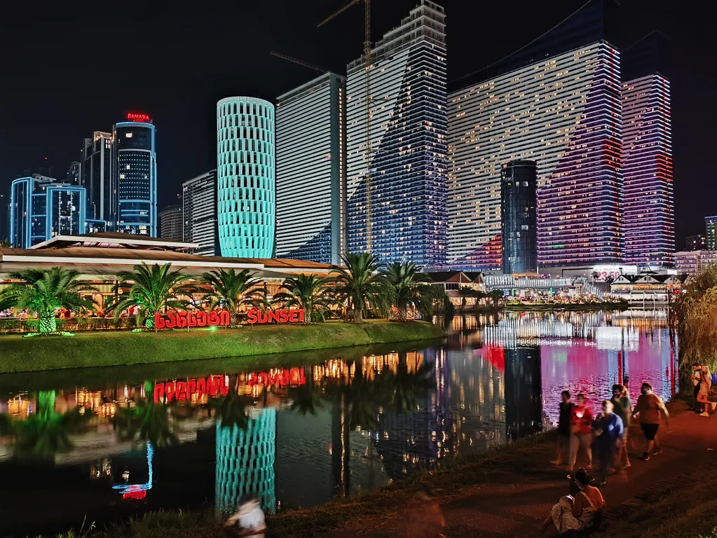 Апартамент-студио в Орби-сити с прямым видом на море