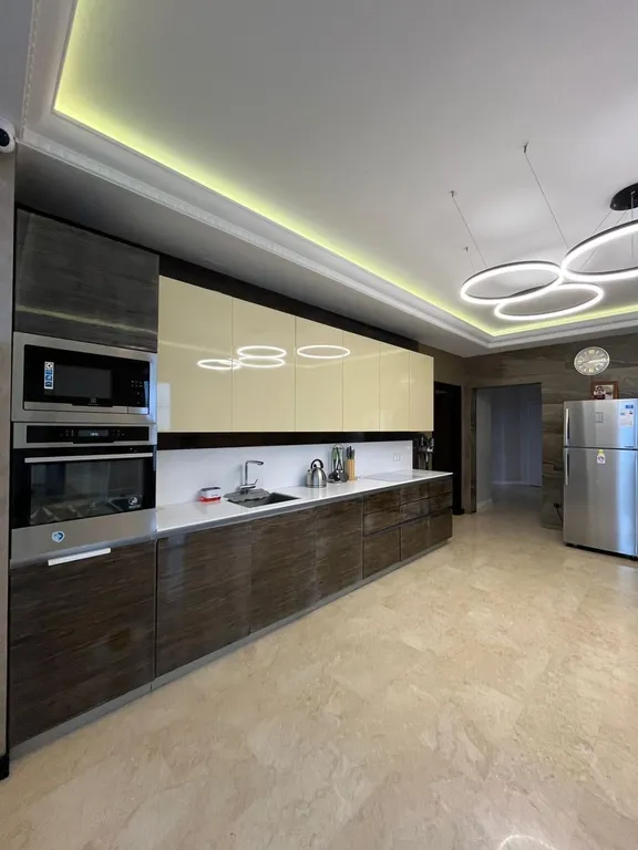 Пентхаус с видом на Морпорт в центре города