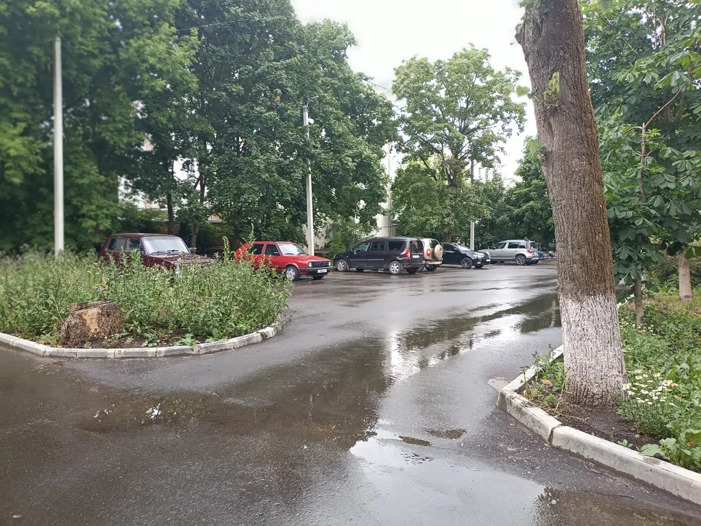 2-комнатная квартира у Лопатинского сада в самом центре