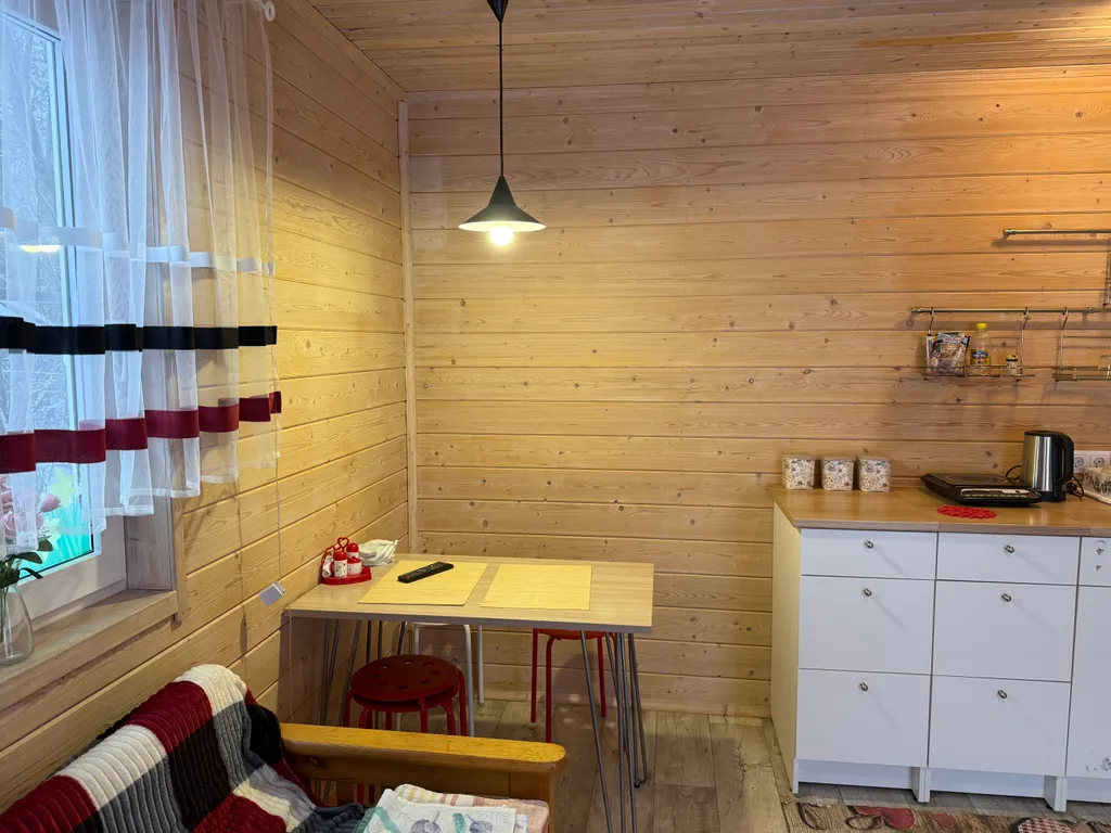 Уютный уголок с видом на горнолыжные трассы