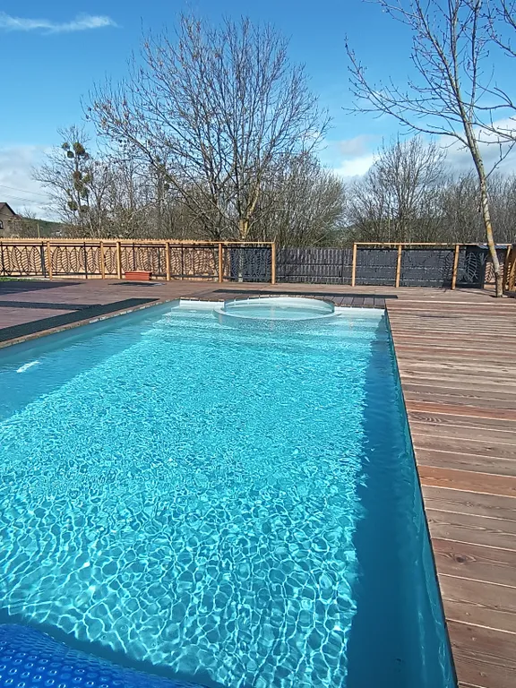 Дом с бассейном