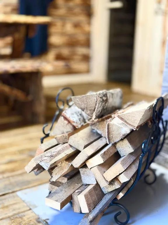 Уютный дом в лесу