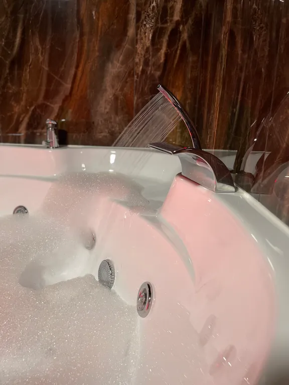 Апартамент с шикарным джакузи