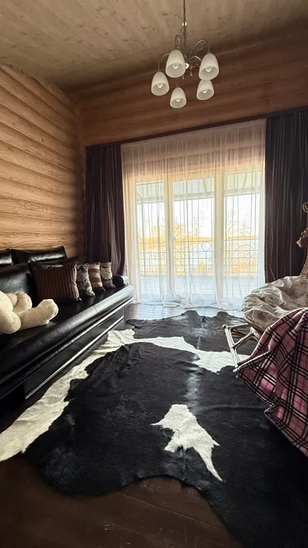 Уютный дом на берегу озера