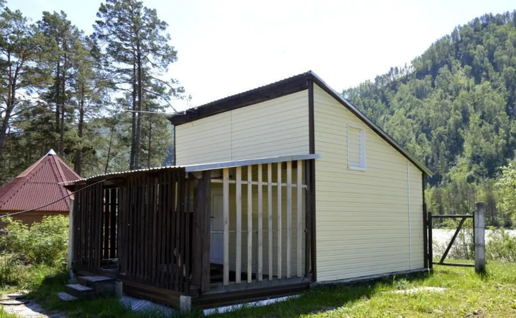 Дом на берегу реки Катунь