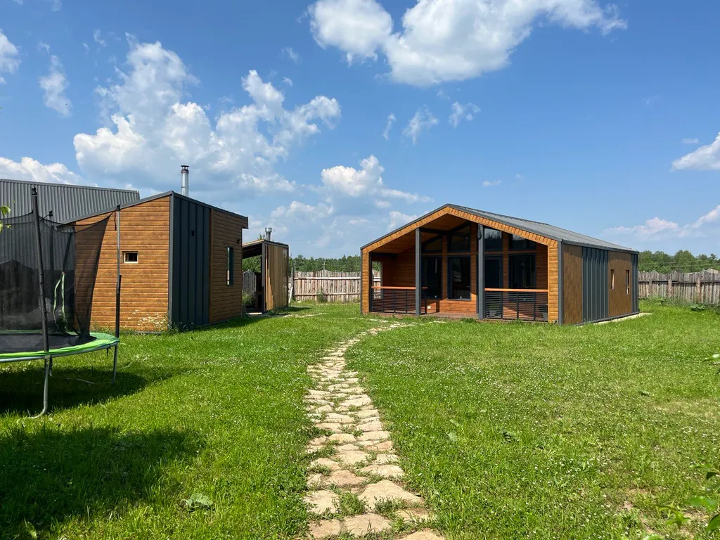 Просторный дом Барн-хаус с русской баней и беседкой с мангальной зоной