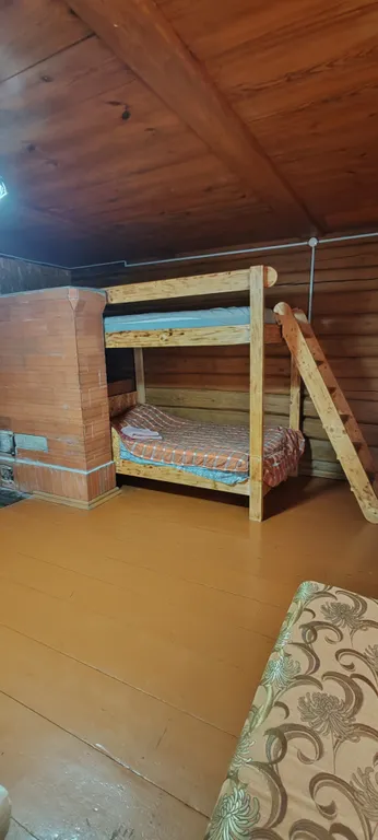 Дом на берегу реки