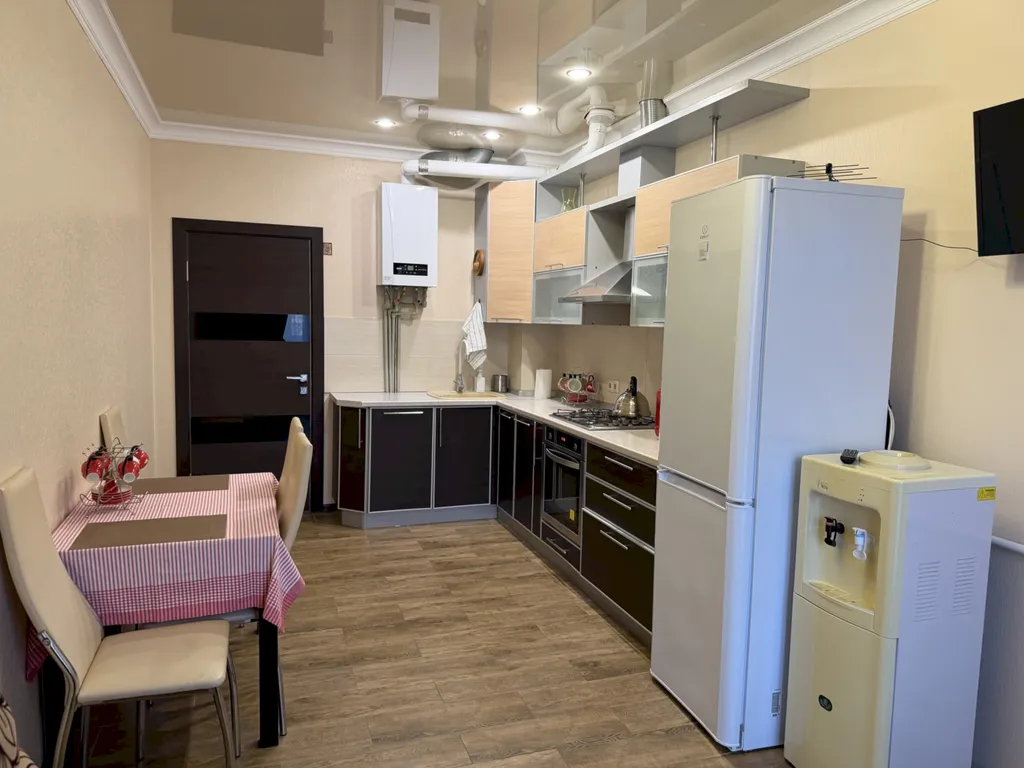 Квартира Квартира с балконом и видом на горы в центре - 11 мин до моря — Геленджик