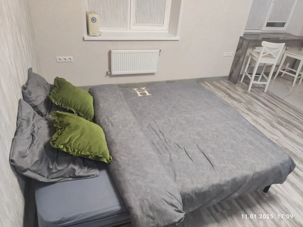 Милая новая студия с кофемашиной