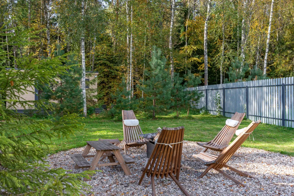 Дом из бруса в лесу с баней и чаном