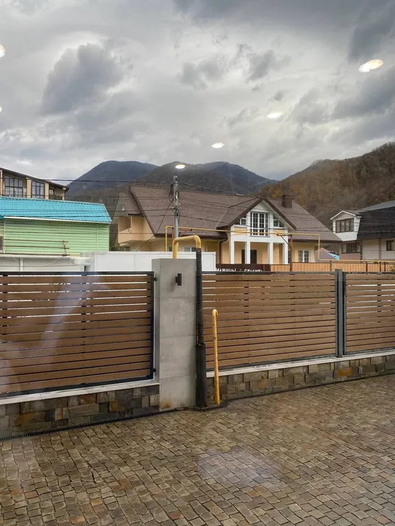 Апартаменты с собственной парковкой вблизи подъемника Горная Карусель