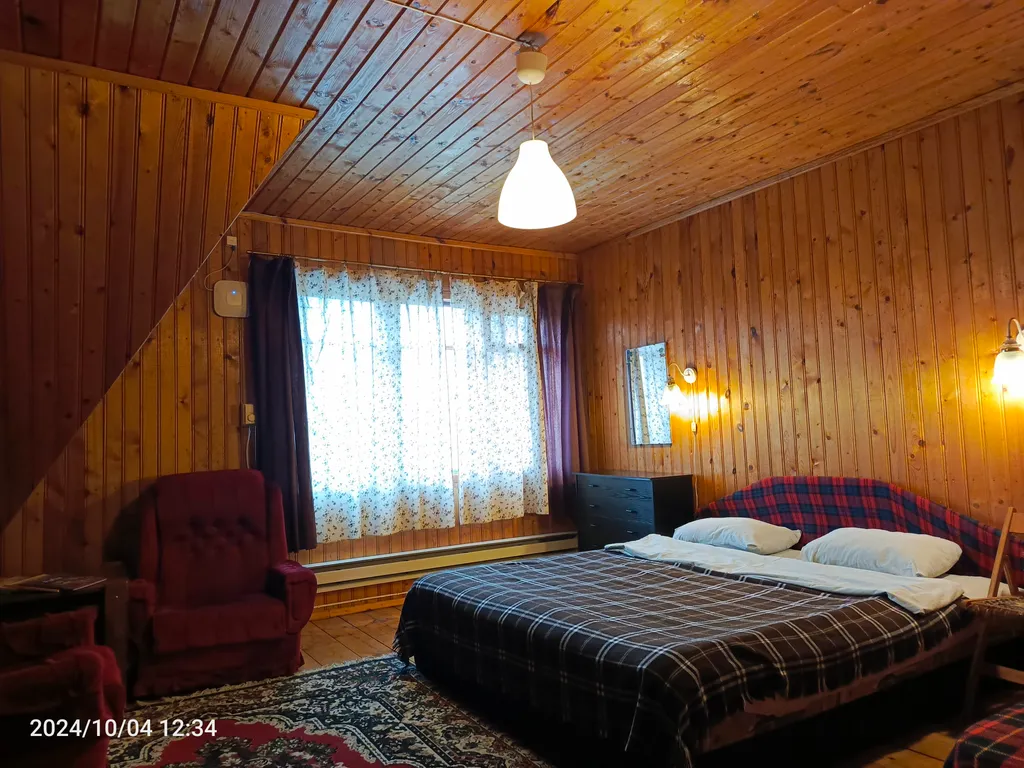 Просторный дом с баней в тихой деревушке у реки