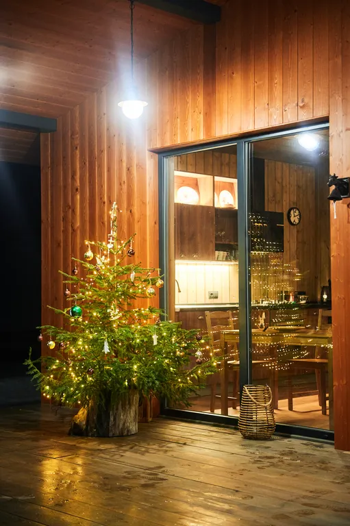 Коттедж Коттедж на берегу реки — Хотнежа