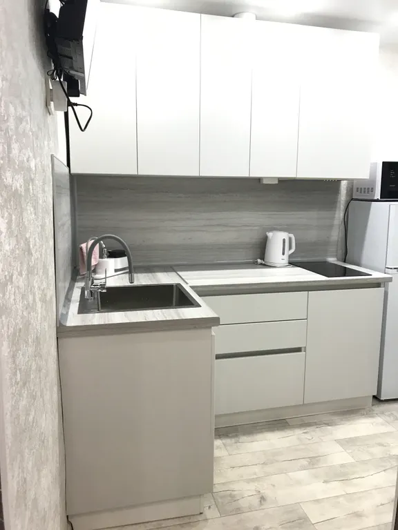 Современная шикарная с новым дизайнерским ремонтом квартира